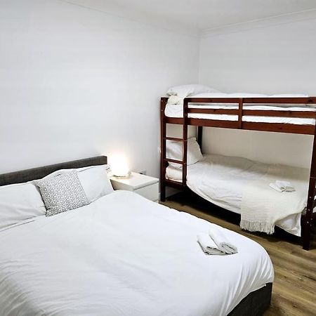 לונדון Wonderful Apartment In Wembley מראה חיצוני תמונה