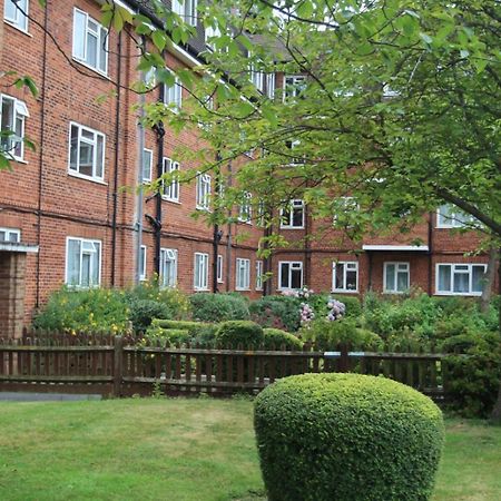 לונדון Wonderful Apartment In Wembley מראה חיצוני תמונה